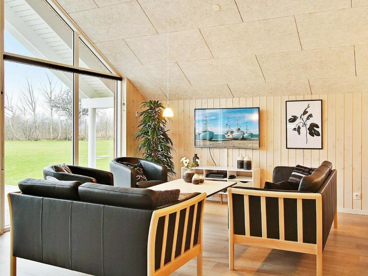 12 Person Holiday Home In Hasselberg Kappeln Room photo